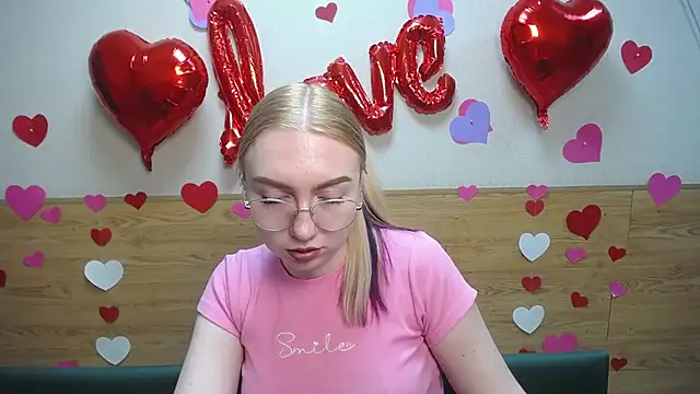 BeatriceFly online show from 02.18.25