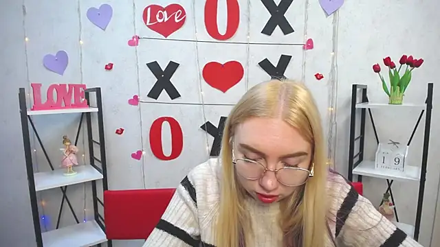 BeatriceFly online show from 02.19.25