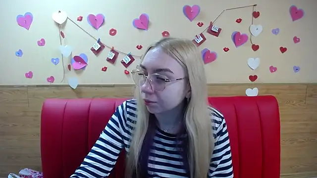 BeatriceFly online show from 03.13.25