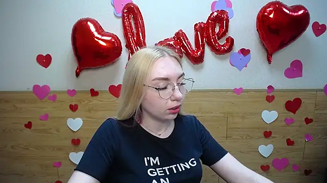 BeatriceFly online show from 03.17.25