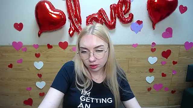 BeatriceFly online show from 03.17.25