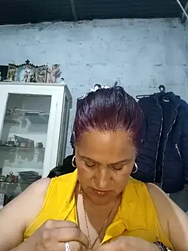 Edged Hot69 online show from 12.22.25