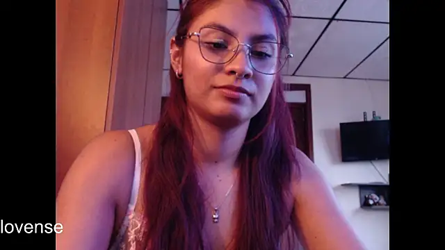 Snapshot of hanna_beili chatting on 04.30.26 hanna beili online show from 04.30.26