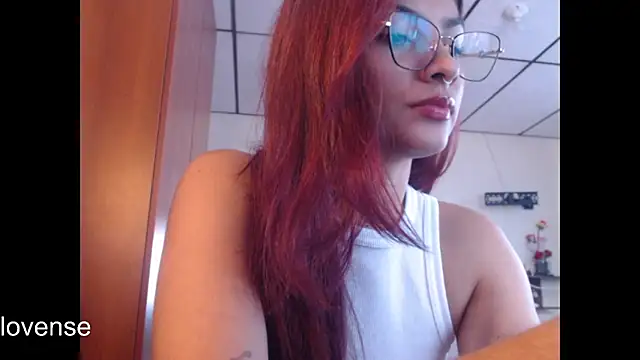 Snapshot of hanna_beili chatting on 06.12.26 hanna beili online show from 06.12.26