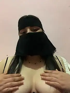 Snapshot of Miss-Soka chatting on 12.13.24 Miss-Soka online show from 12.13.24