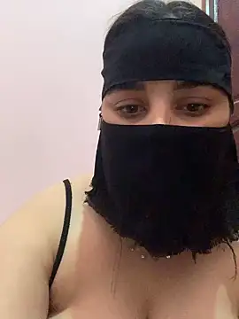 Snapshot of Miss-Soka chatting on 12.19.24 Miss-Soka online show from 12.19.24