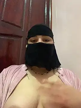 Snapshot of Miss-Soka chatting on 12.25.24 Miss-Soka online show from 12.25.24