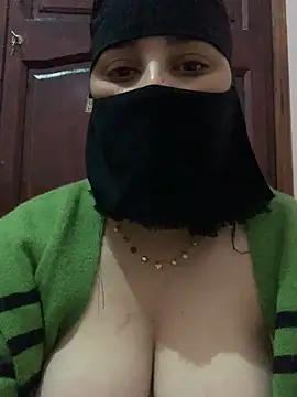 Snapshot of Miss-Soka chatting on 12.27.24 Miss-Soka online show from 12.27.24