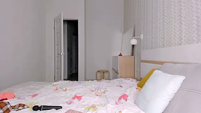 Clear Angel online show from 09.20.25