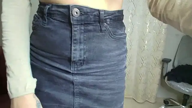 Snapshot of nayra_malhotra chatting on 02.16.26 nayra malhotra online show from 02.16.26