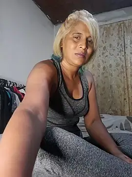 Goodgirlsue 77 online show from 04.13.26