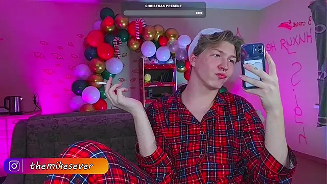 Snapshot of TheMikeSever chatting on 12.24.24 TheMikeSever online show from 12.24.24