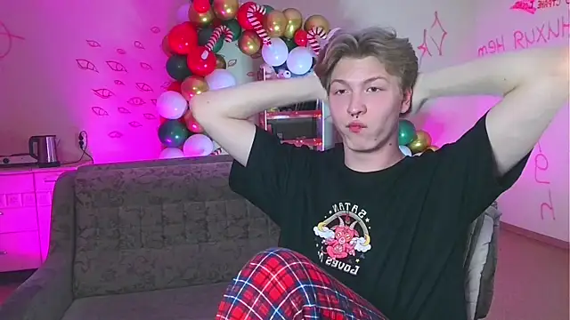 Snapshot of TheMikeSever chatting on 12.26.24 TheMikeSever online show from 12.26.24