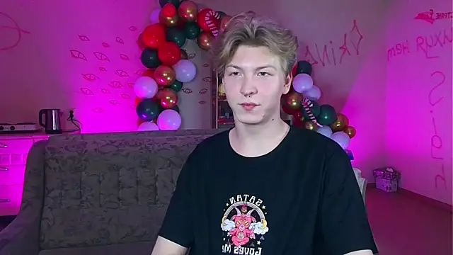 Snapshot of TheMikeSever chatting on 12.27.24 TheMikeSever online show from 12.27.24