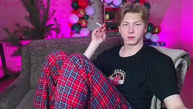 Snapshot of TheMikeSever chatting on 12.28.24 TheMikeSever online show from 12.28.24