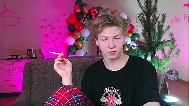 Snapshot of TheMikeSever chatting on 12.29.24 TheMikeSever online show from 12.29.24