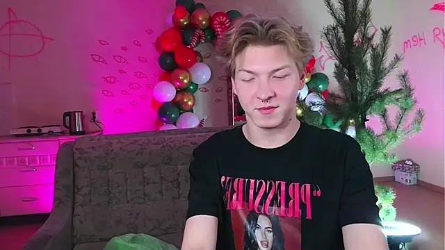 Snapshot of TheMikeSever chatting on 12.29.24 TheMikeSever online show from 12.29.24