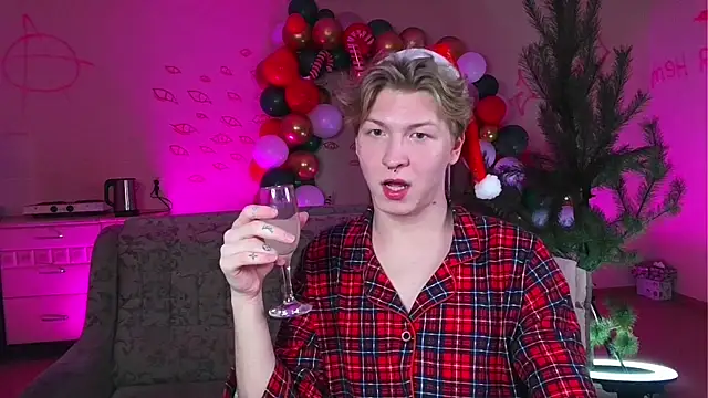 Snapshot of TheMikeSever chatting on 12.31.24 TheMikeSever online show from 12.31.24