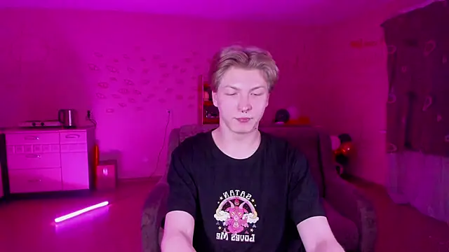 Snapshot of TheMikeSever chatting on 01.14.25 TheMikeSever online show from 01.14.25