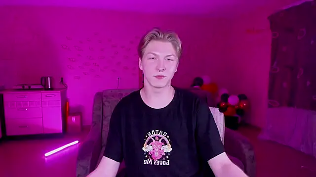 Snapshot of TheMikeSever chatting on 01.15.25 TheMikeSever online show from 01.15.25