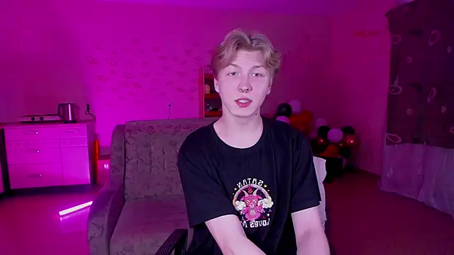 Snapshot of TheMikeSever chatting on 01.19.25 TheMikeSever online show from 01.19.25