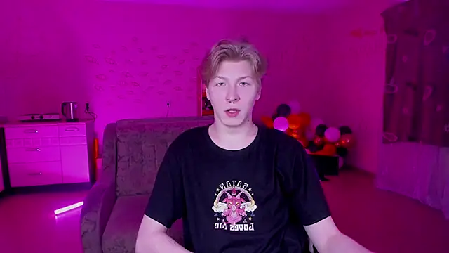 Snapshot of TheMikeSever chatting on 01.20.25 TheMikeSever online show from 01.20.25