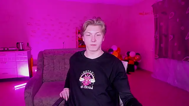 Snapshot of TheMikeSever chatting on 01.24.25 TheMikeSever online show from 01.24.25