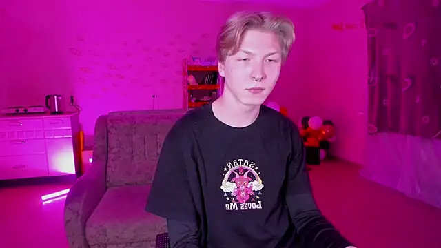 Snapshot of TheMikeSever chatting on 01.24.25 TheMikeSever online show from 01.24.25