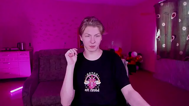 Snapshot of TheMikeSever chatting on 01.27.25 TheMikeSever online show from 01.27.25