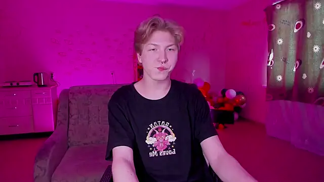 Snapshot of TheMikeSever chatting on 01.29.25 TheMikeSever online show from 01.29.25