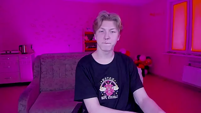 Snapshot of TheMikeSever chatting on 01.30.25 TheMikeSever online show from 01.30.25