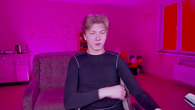 Snapshot of TheMikeSever chatting on 02.03.25 TheMikeSever online show from 02.03.25