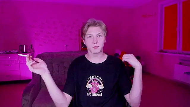 Snapshot of TheMikeSever chatting on 02.05.25 TheMikeSever online show from 02.05.25