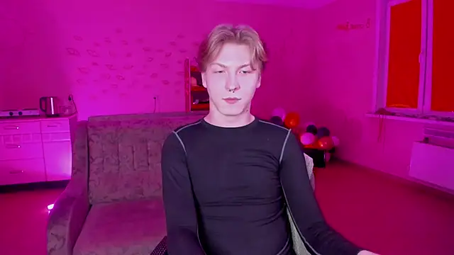 Snapshot of TheMikeSever chatting on 02.08.25 TheMikeSever online show from 02.08.25