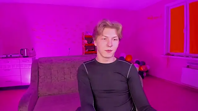 Snapshot of TheMikeSever chatting on 02.09.25 TheMikeSever online show from 02.09.25