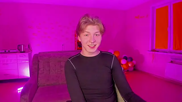 Snapshot of TheMikeSever chatting on 02.10.25 TheMikeSever online show from 02.10.25