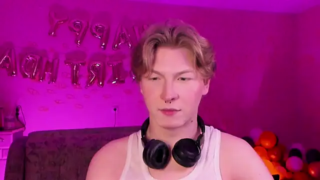 Snapshot of TheMikeSever chatting on 02.19.25 TheMikeSever online show from 02.19.25