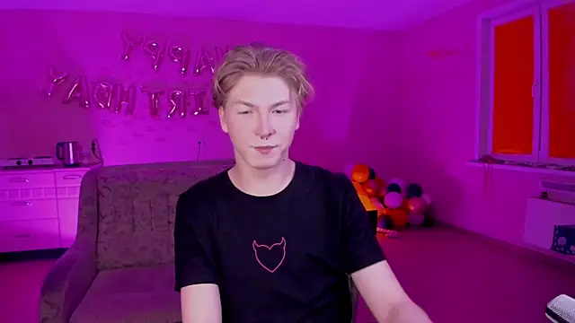 Snapshot of TheMikeSever chatting on 02.21.25 TheMikeSever online show from 02.21.25