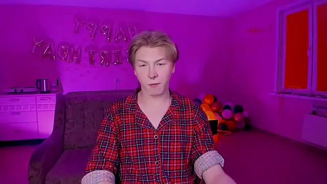 Snapshot of TheMikeSever chatting on 02.26.25 TheMikeSever online show from 02.26.25