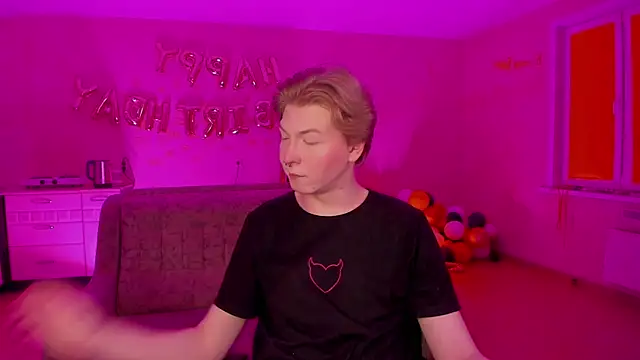 Snapshot of TheMikeSever chatting on 02.27.25 TheMikeSever online show from 02.27.25