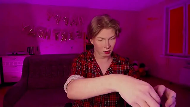 Snapshot of TheMikeSever chatting on 03.04.25 TheMikeSever online show from 03.04.25