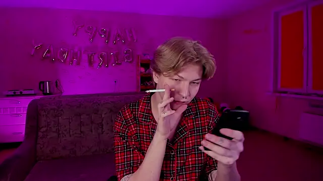 Snapshot of TheMikeSever chatting on 03.08.25 TheMikeSever online show from 03.08.25