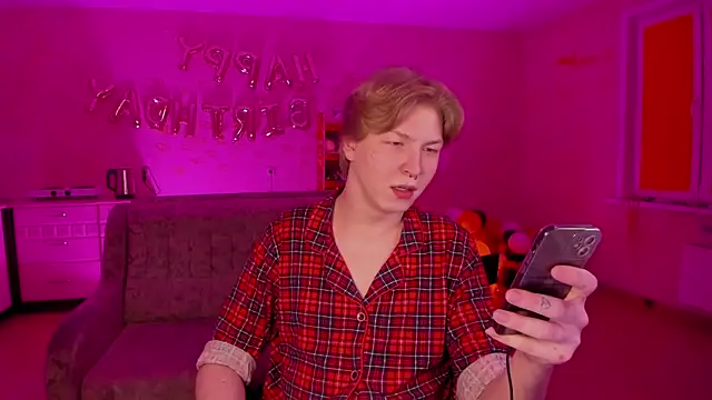 Snapshot of TheMikeSever chatting on 03.09.25 TheMikeSever online show from 03.09.25