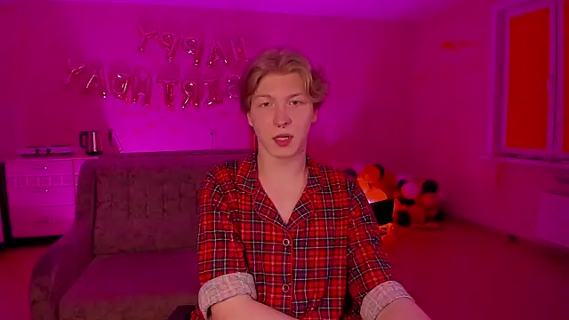 Snapshot of TheMikeSever chatting on 03.09.25 TheMikeSever online show from 03.09.25