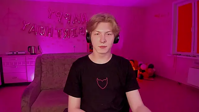 Snapshot of TheMikeSever chatting on 03.15.25 TheMikeSever online show from 03.15.25