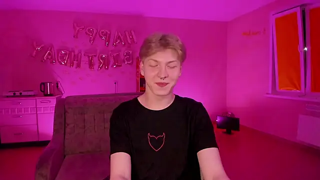 Snapshot of TheMikeSever chatting on 03.18.25 TheMikeSever online show from 03.18.25