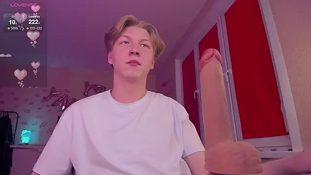 Snapshot of TheMikeSever chatting on 09.15.25 TheMikeSever online show from 09.15.25