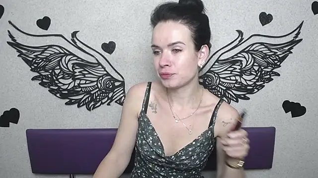 JasmineKouch online show from 10.05.25