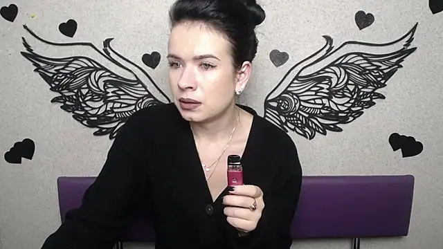 JasmineKouch online show from 11.17.25