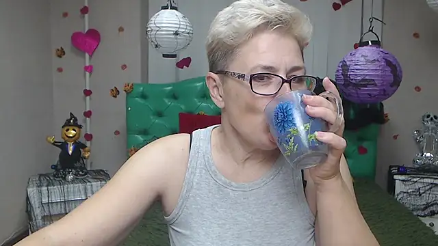 EmiliaGree online show from 11.11.25